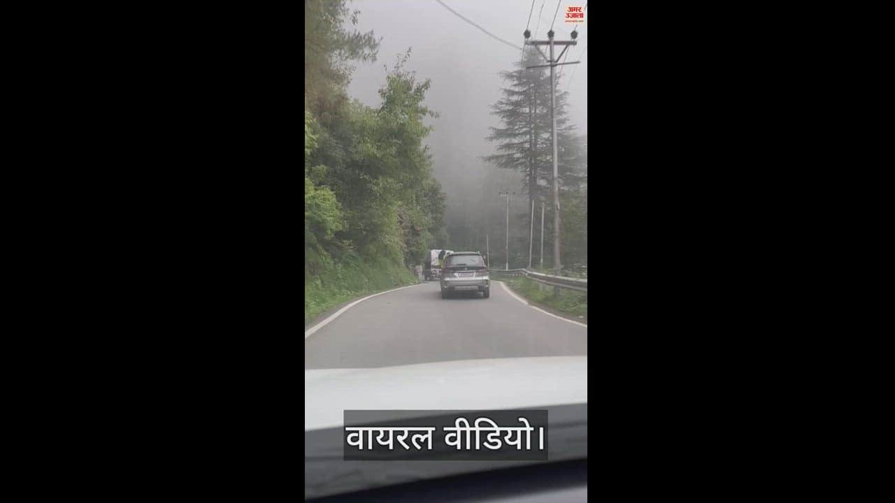 VIDEO : Shimla police issued challan for a girl who was making a video by coming out of the car window