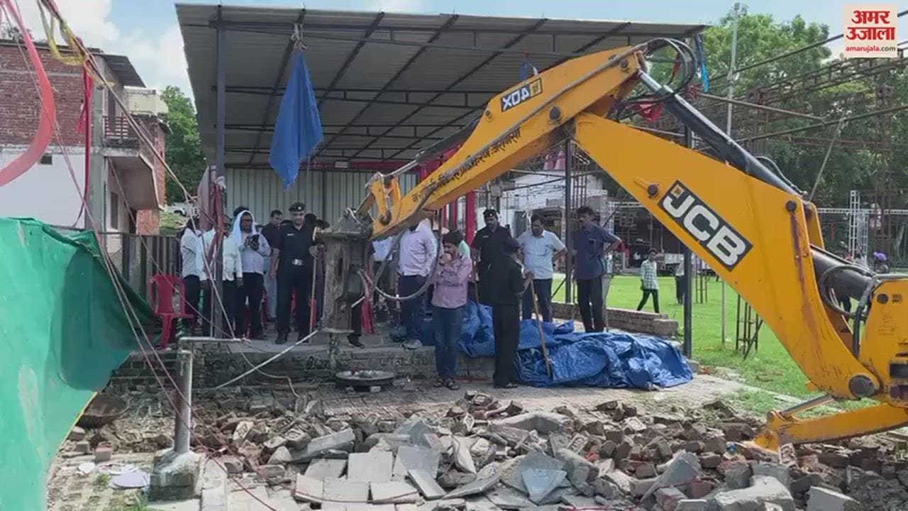 VIDEO : VDA team demolishing the garden built on the banks of Varuna river