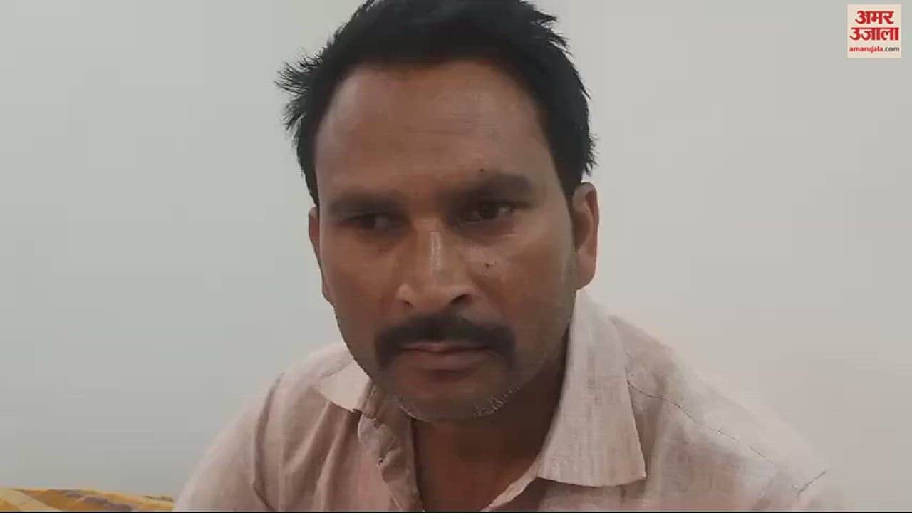 VIDEO : Mobile suddenly started burning in pocket fingers got burnt along with the shirt