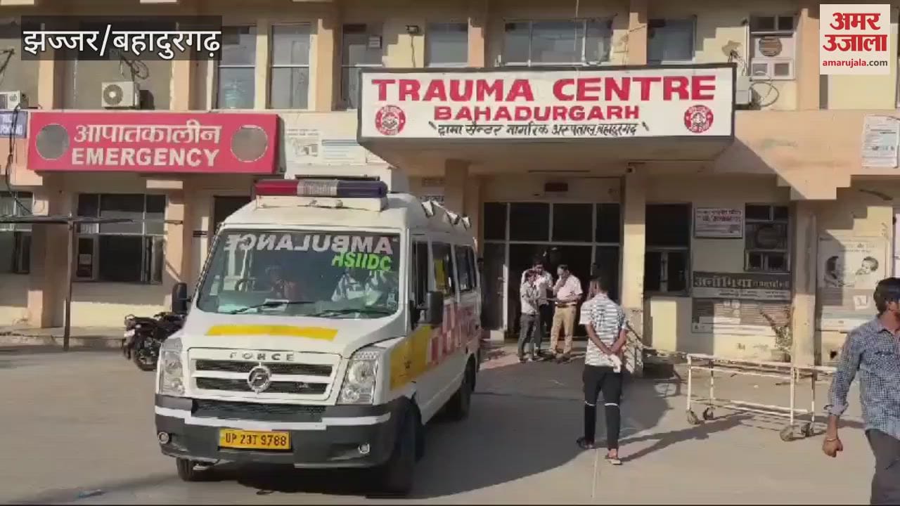 VIDEO : Accident at KMP: Tanker filled with chemicals collides with a parked bus full of devotees
