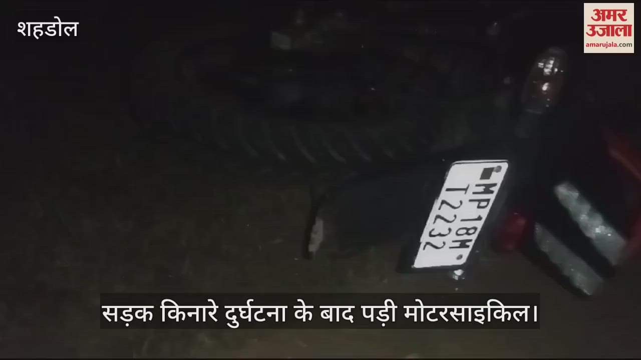 Fast motorcycle crashes into roadside guardrail, driver dies on weapon, youth behind seriously injured