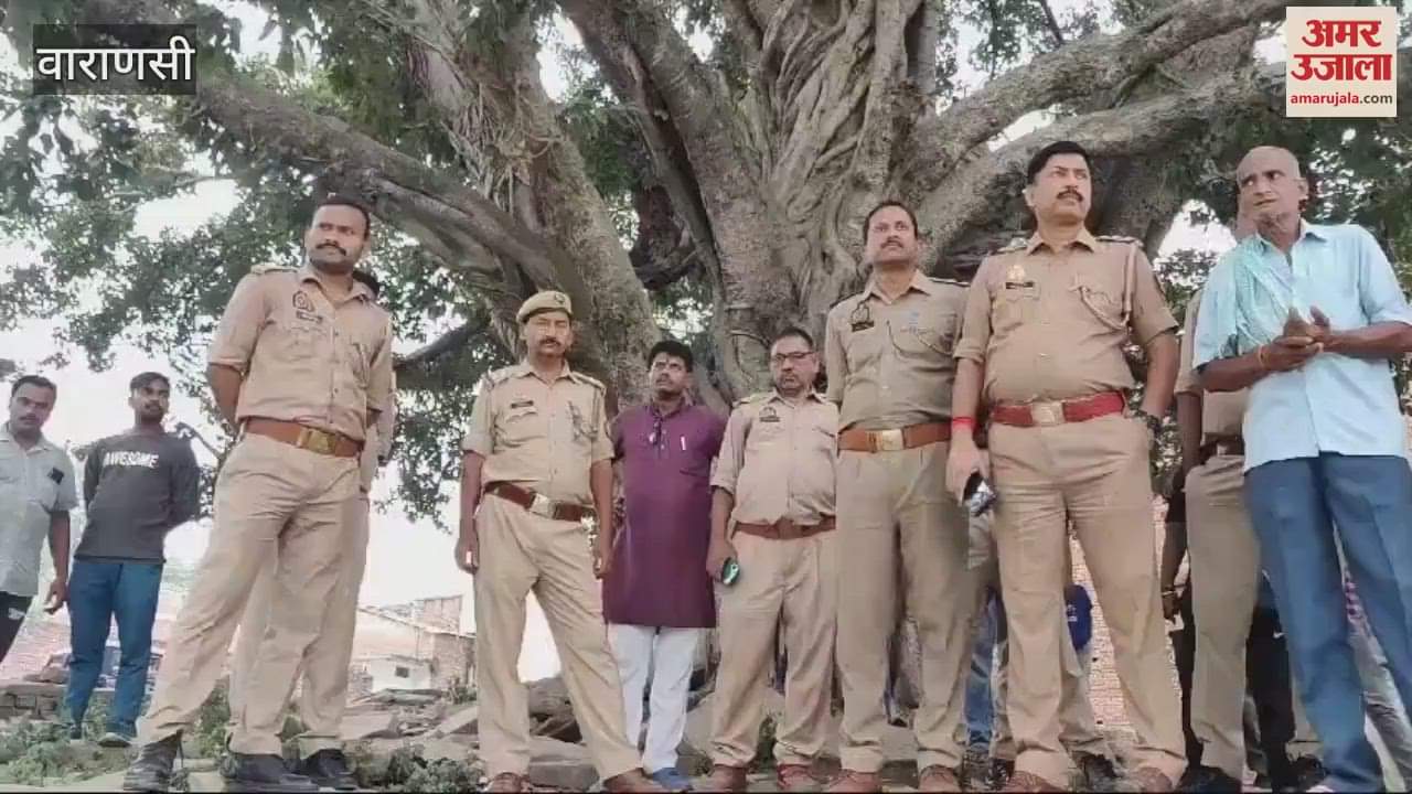 VIDEO : The youth gone take bath the pond after drinking alcohol in bhadohi friends ruckus divers took dead body