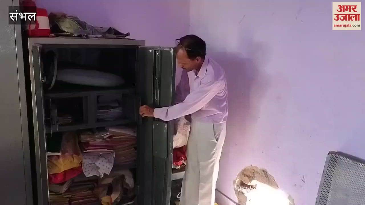 VIDEO : Cash worth one lakh stolen by breaking into a commission agent's shop in Chandausi Mandi Samiti