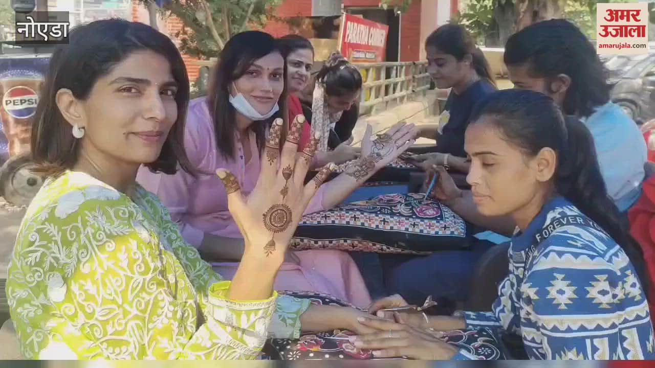 VIDEO : Gajras made of roses and cobra become expensive on Karva Chauth