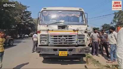 VIDEO : dead body found trailer cabin in sonbhadra Family members allege murder sit police station argue with police