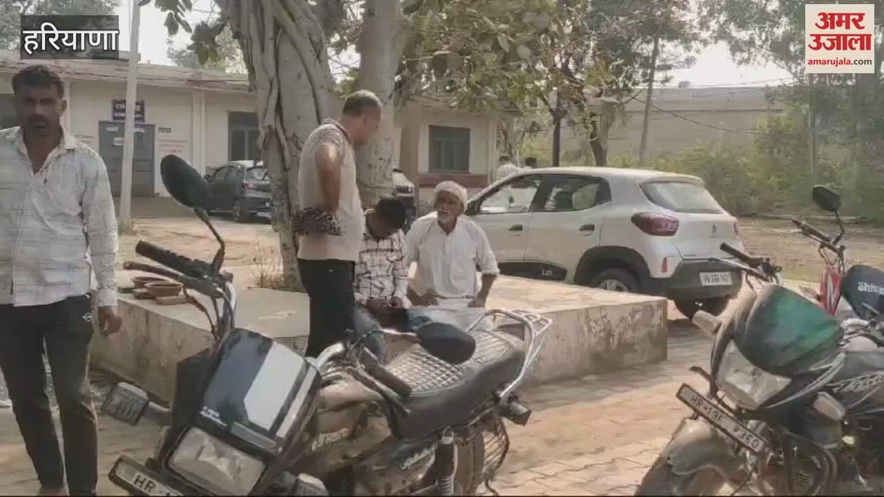 VIDEO : Charkhi Dadri: Bullock cart-riding farmer dies due to car collision, villagers create jam for three hours