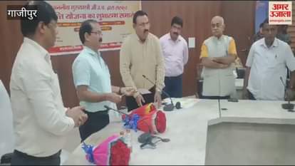 VIDEO : nine hundred Sanskrit students of Ghazipur got scholarship faces lit up