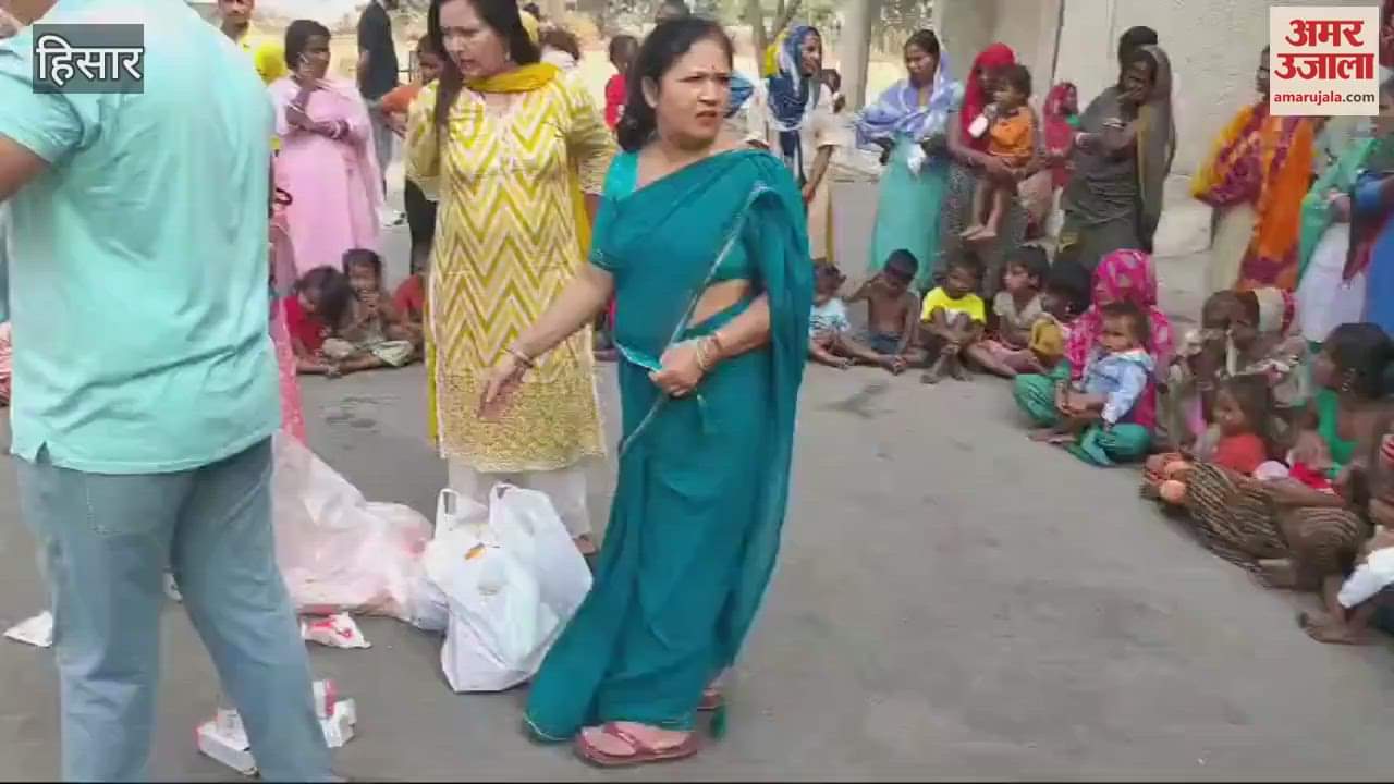 VIDEO : हिसार में झुग्गियों के जलने से बेघर हुए लोगों की मदद के लिए आगे आए शहरवासी