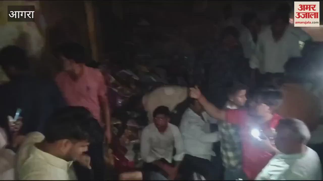 VIDEO : कपड़े की दुकान में लगी भीषण आग,लाखों का नुकसान