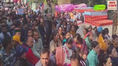 VIDEO : Vocational teachers perform at Ambedkar Chowk in Shimla on Monday