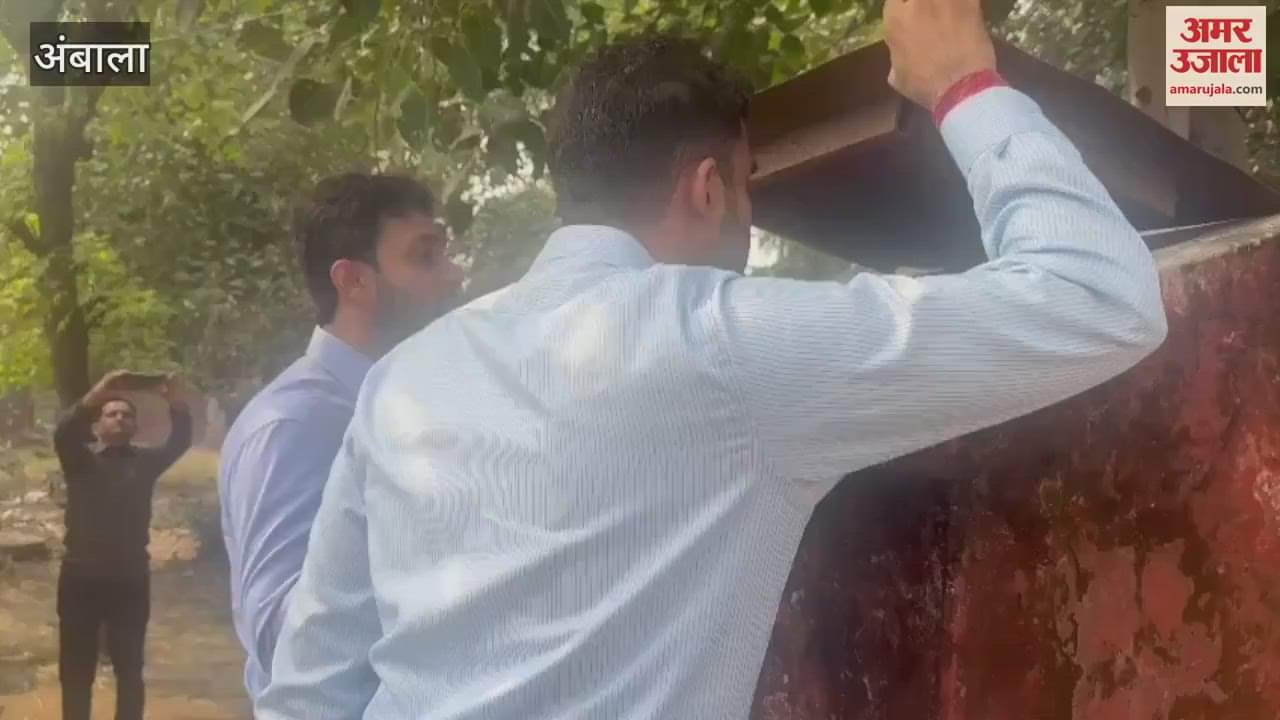 VIDEO : Ambala DC gave juice to Anganwadi children as a reward for answering the questions correctly