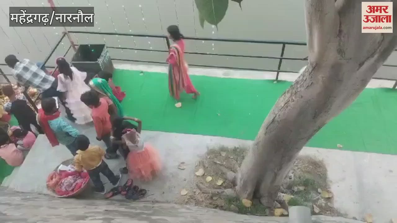 VIDEO : Standing in the reservoir of Jethubaba in Narnaul, offered Arghya to the setting sun