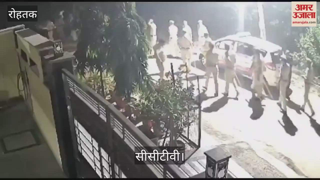 VIDEO : रोहतक में नवीन जयहिंद के तंबू पर प्रशासन ने चलाया बुलडोजर, 300 पुलिसकर्मियों की मौजूदगी में कार्रवाई