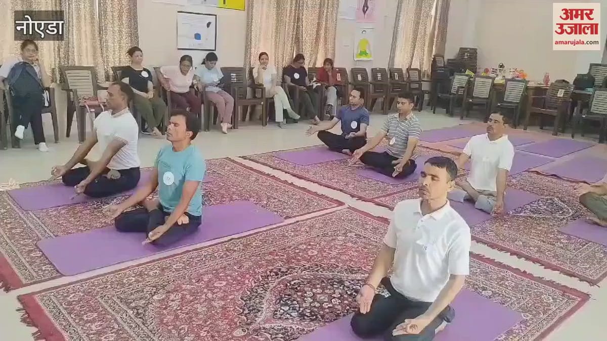 Video Suchitra And Mahesh Won The Yoga Competition Amar Ujala