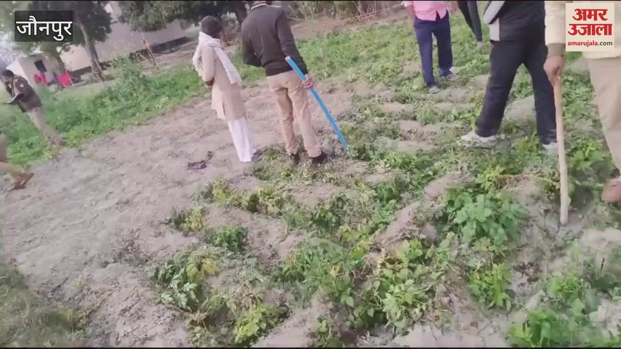 VIDEO : Dispute between two groups broad daylight Jaunpur border bullet fired two people injured