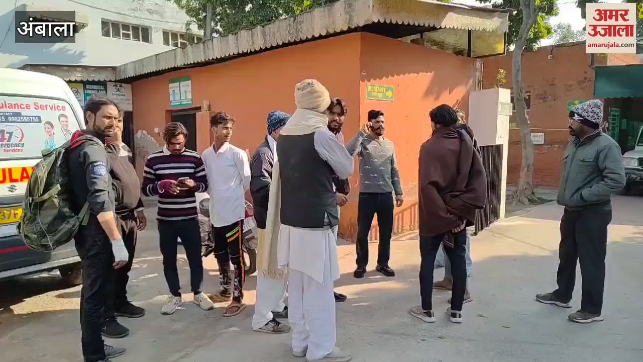 VIDEO : truck hit a family travelling on a bike in Ambala, two people including an eight-year-old child died