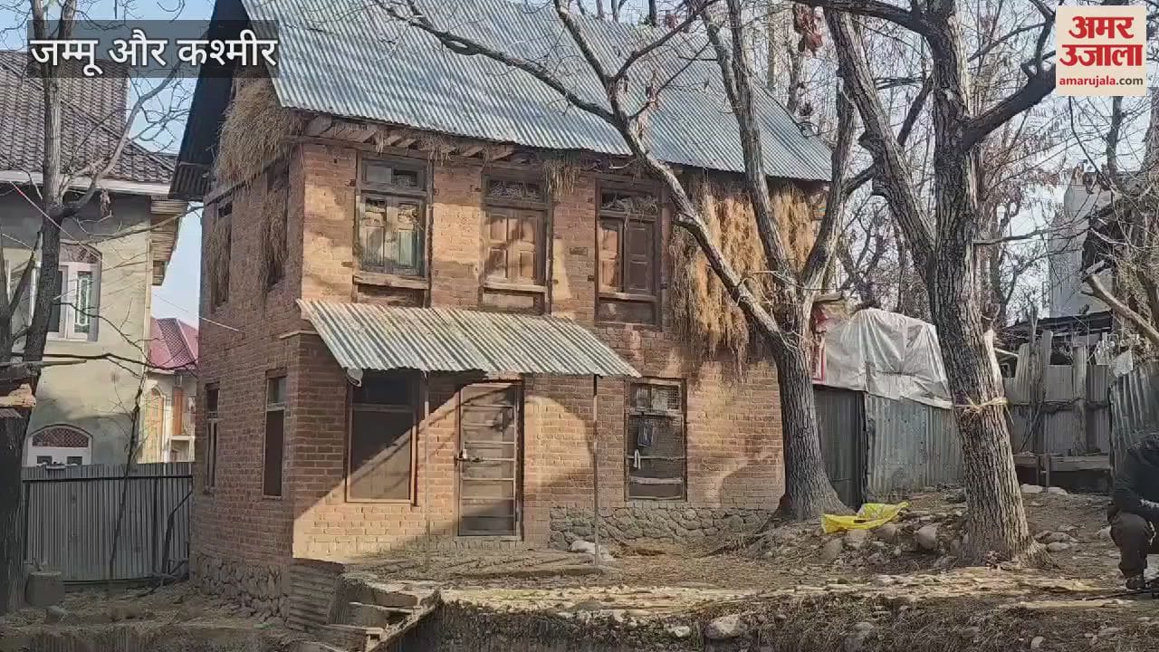 VIDEO : Leopard intrusion in Pulwama creates chaos in the area, forest department starts operation