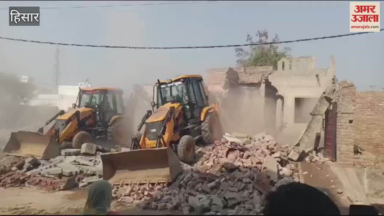 VIDEO : Yellow paw was used on illegal encroachments in village Gangwa of Hisar