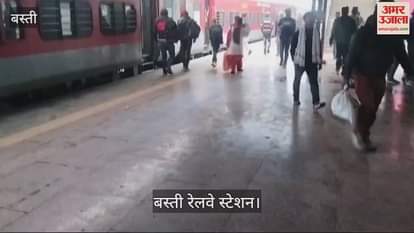 VIDEO : Difficulties for passengers increase in cold, trains are also getting late