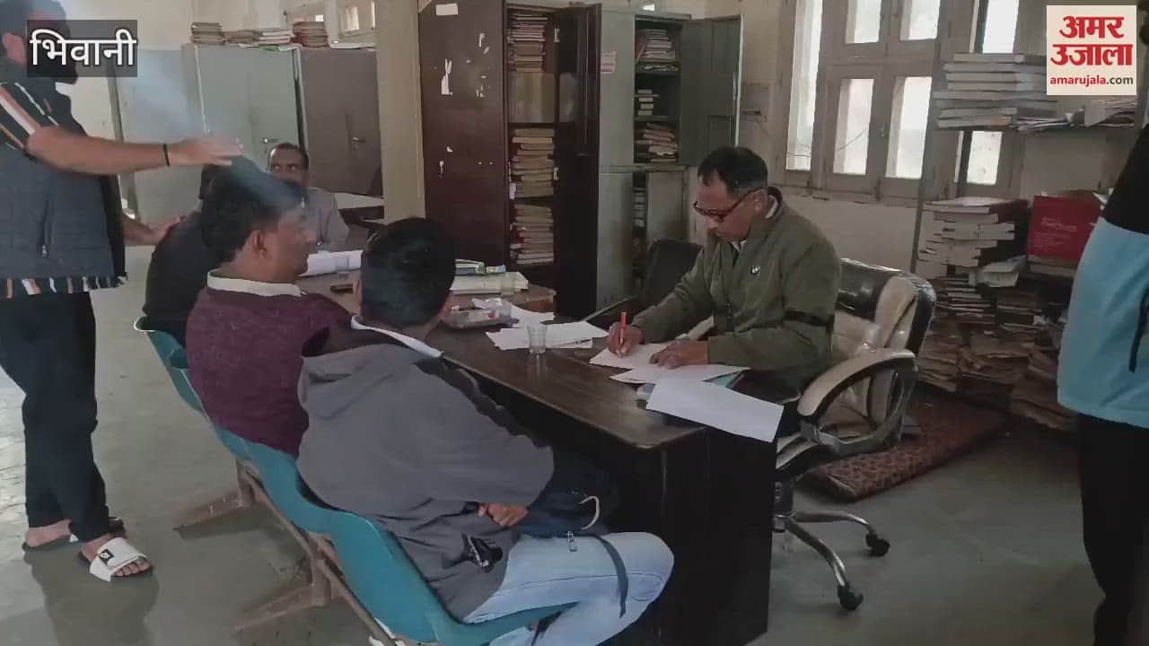 VIDEO : Patwaris worked wearing black bands in Bhiwani, continued boycott of circle work