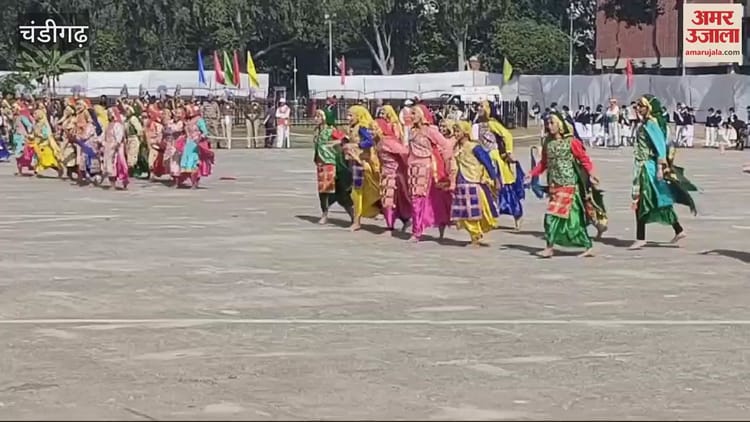 चंडीगढ़ में गणतंत्र दिवस पर विद्यार्थियों ने पेश किए सांस्कृतिक कार्यक्रम