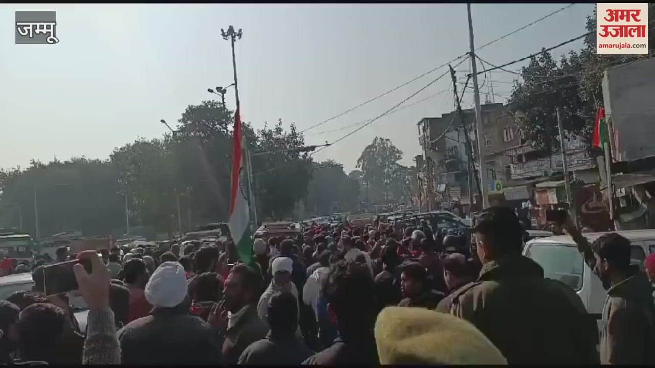 VIDEO : Protest by Shrimata Vaishno Devi e-rickshaw and auto drivers, rally against the decision of Rs 10 per kilometer fare