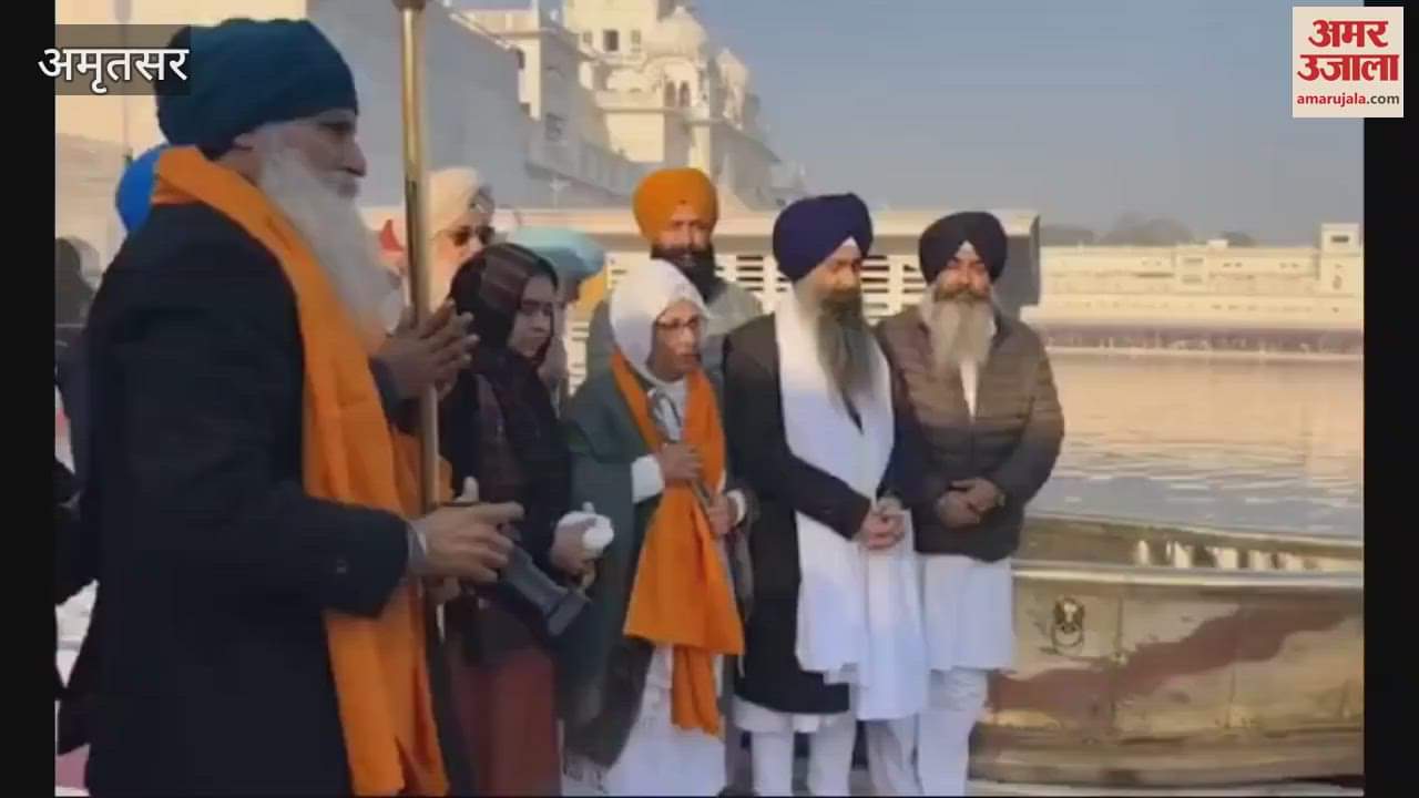 VIDEO : devotee presented golden boat to Golden Temple in Amritsar