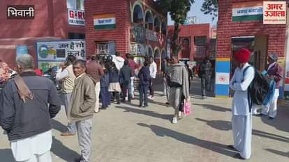 VIDEO : 986 students are giving exam at two exam centers in Bhiwani