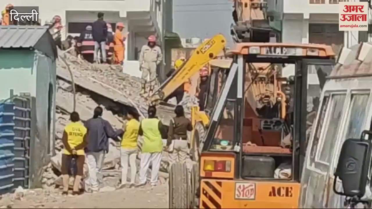 VIDEO : Work continues to remove debris of four-storey building in Burari