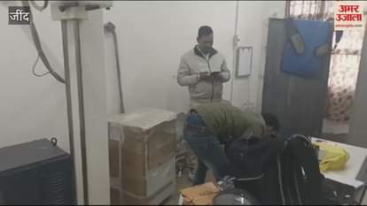 VIDEO : जुलाना के सामुदायिक स्वास्थ्य केंद्र की एक्स रे मशीन खराब