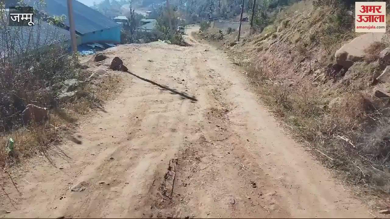 VIDEO : Raw road from Chinaini to Sangot, possibility of accidents increases in rain, local people raised demand for paved road.