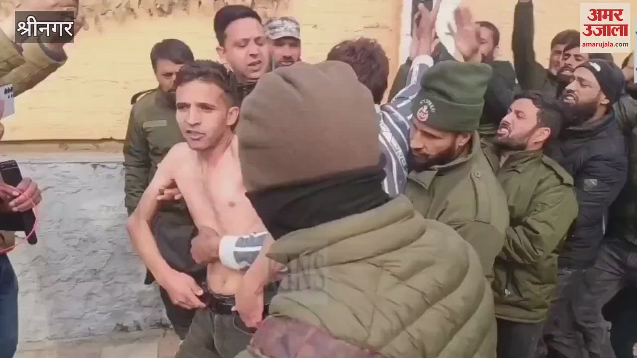 VIDEO : Wildlife Department Casual Labourers Protest in Srinagar, Demand Regularization