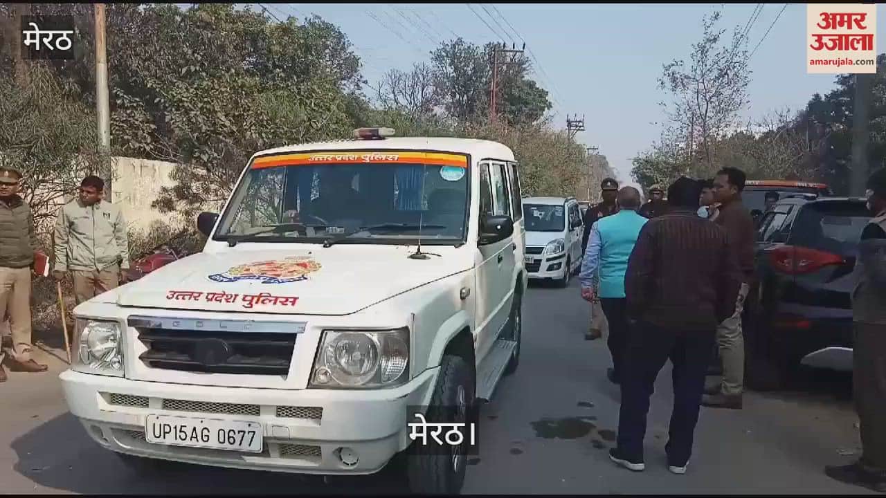VIDEO : Bike riders escaped with the pistol of a constable injured in a road accident in Meerut