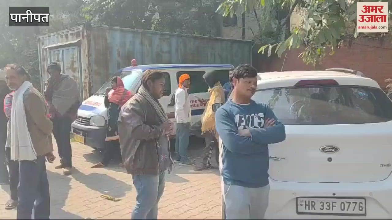 VIDEO : Mother and daughter died after being hit by a train in Panipat