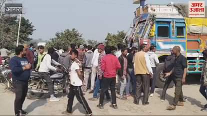 VIDEO : Tragic accident on Saiyan Iradatnagar road truck crushed bike rider death on the spot