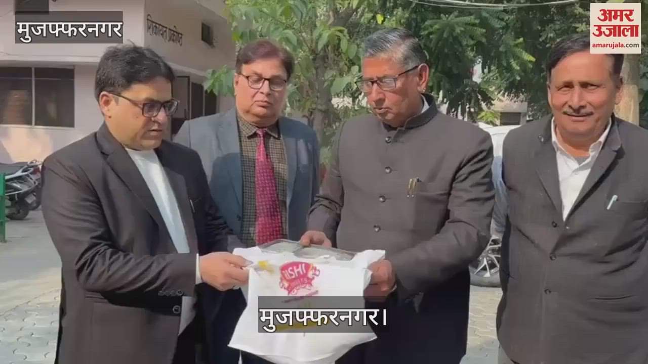 VIDEO : Insects found in food plate at Rishi Sweets in Muzaffarnagar, food department team took samples