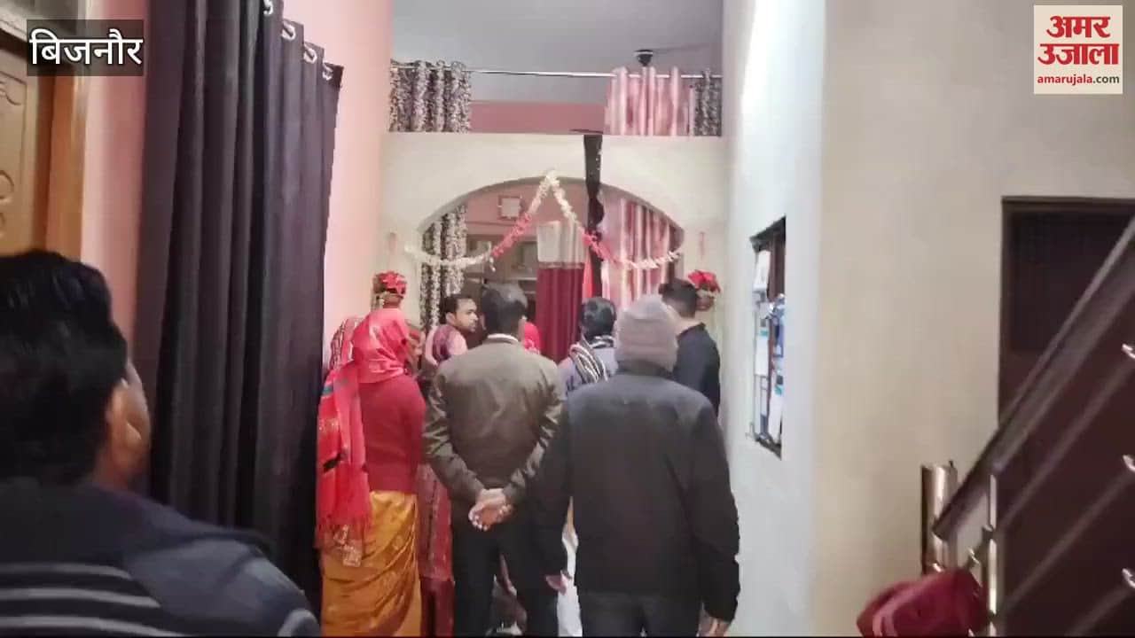 VIDEO : Bijnor: Wife and children went out, young man committed suicide