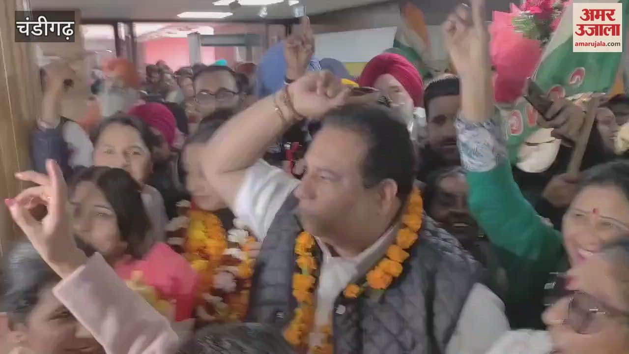 VIDEO : In Chandigarh, the senior deputy mayor and deputy mayor took charge