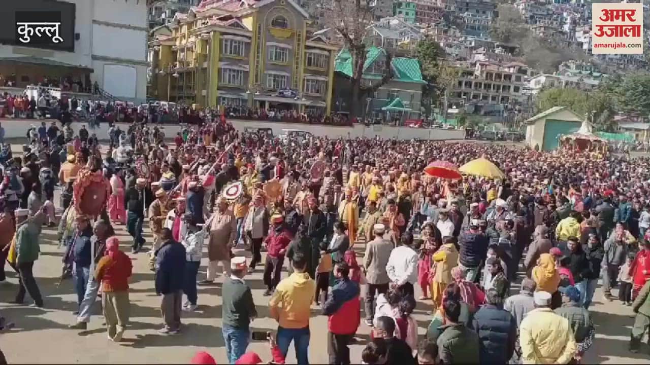 VIDEO : Hundreds of devotees gathered to pull the chariot in Rath Yatra