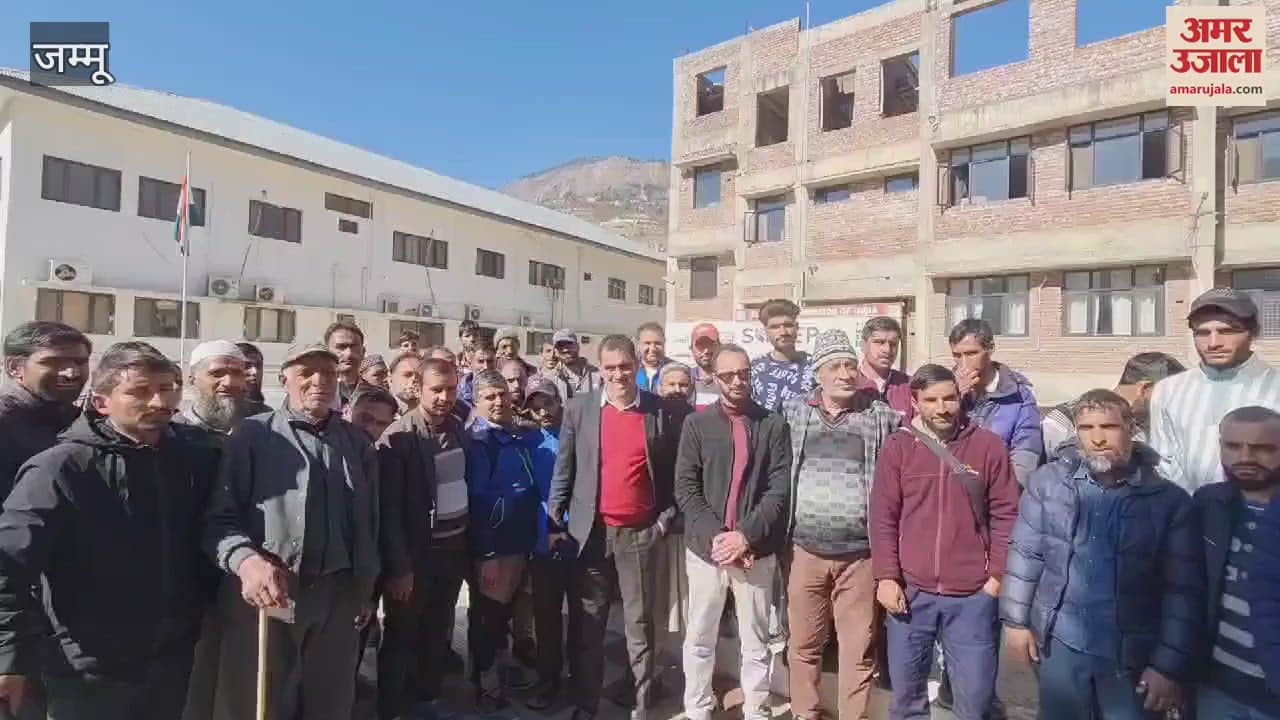 VIDEO : Garhetar village of Doda, deprived of road for 20 years, met the Deputy Commissioner, assured of road construction soon