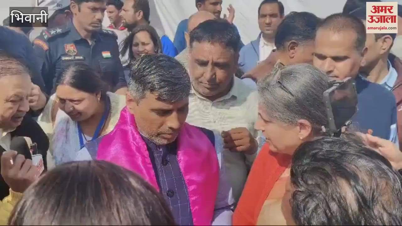 VIDEO : In Bhiwani, the members of Hukta Mandal submitted a memorandum to the Education Minister regarding service security