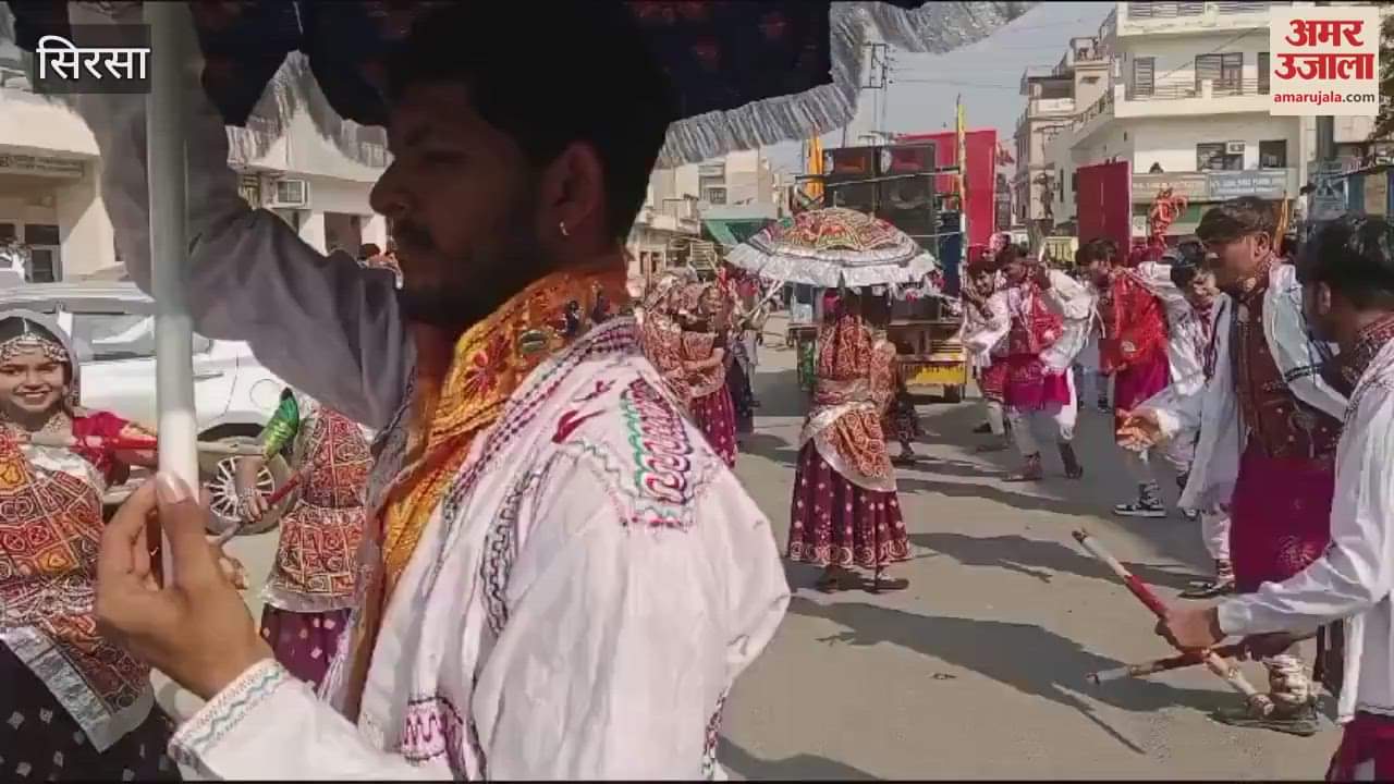 VIDEO : In Sirsa, devotees pulled a gem-studded chariot and took Shri Shyam Baba around the city, the procession was taken out with great pomp