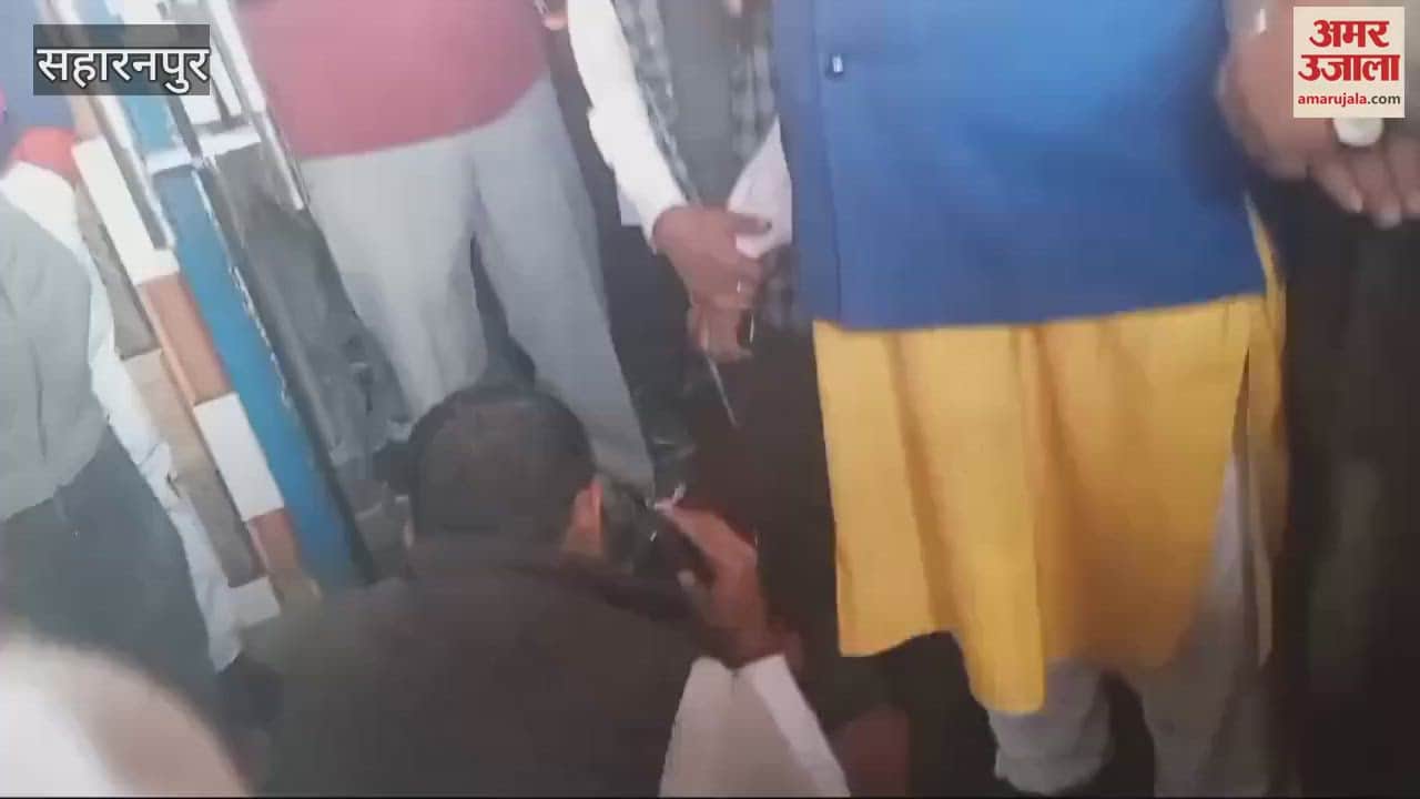 VIDEO : Saharanpur: People of Banjara community started protest at Biharigarh police station.