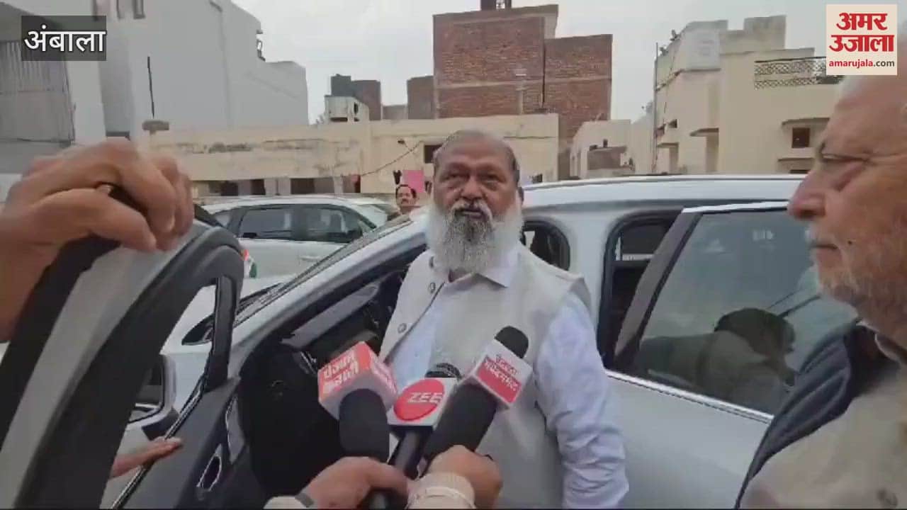VIDEO : Haryana Transport Minister Anil Vij takes action, issues challans for 18 overloaded vehicles on Ambala-Narayangarh highway