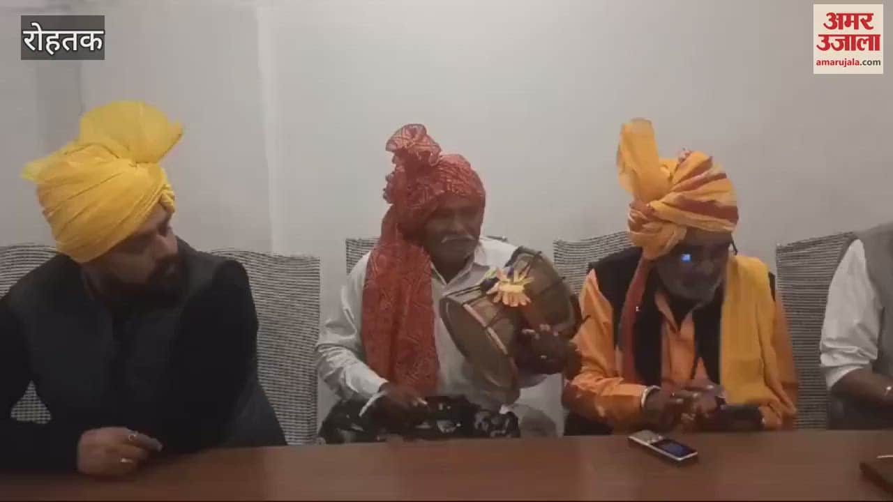 VIDEO : Surajkund fair neglects folk artists, will observe black day on 23rd; angry at local artists being ignored