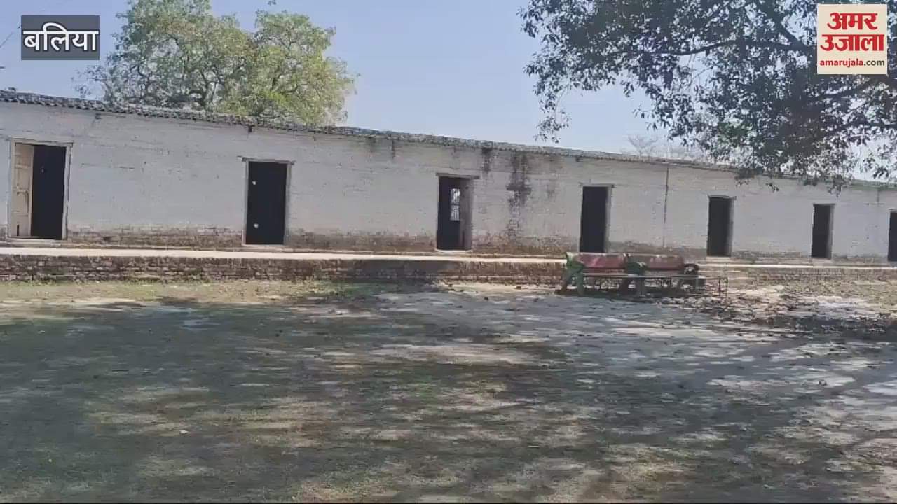 VIDEO : Fake examiner arrested in varanasi school found closed in ballia teachers kept avoiding giving answers