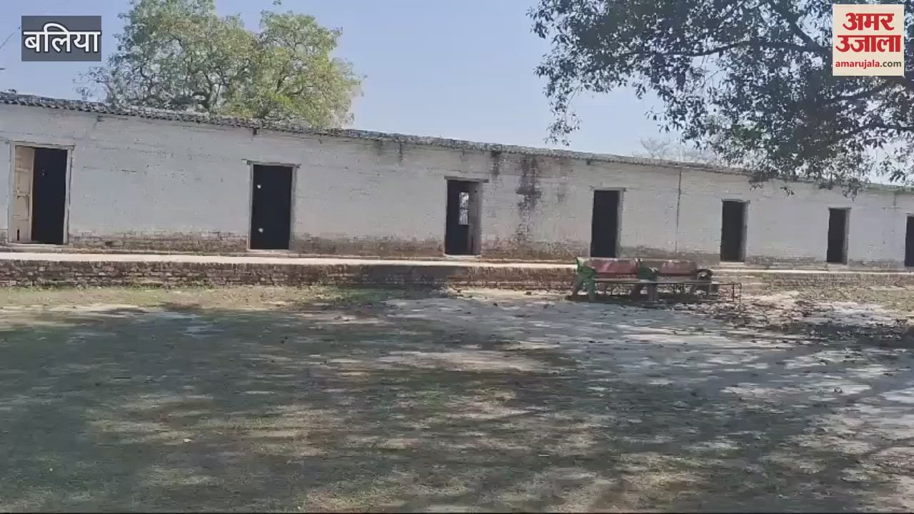 VIDEO : Fake examiner arrested in varanasi school found closed in ballia teachers kept avoiding giving answers