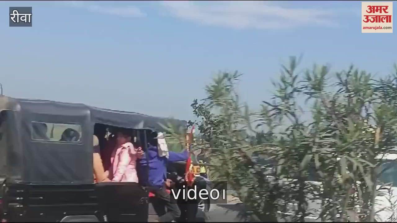 Flood of devotees, 20 KM long jam on MP-UP border