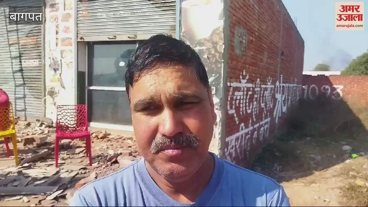 VIDEO : Baghpat: Truck rammed into restaurant breaking transformer, half of the village lost.