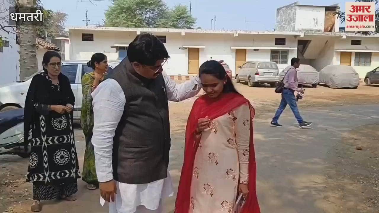 VIDEO : BJP female worker beaten up in Dhamtari